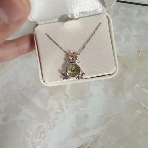 Sterling silver 31mm green peridot cubic zirconia frog - Picture 2 of 4